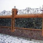 Дизайнерская кладка кирпичного забора
